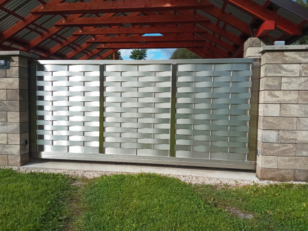 Výroba posuvných  brán a iných výrobkov z nerezu, podľa požiadaviek zákazníka